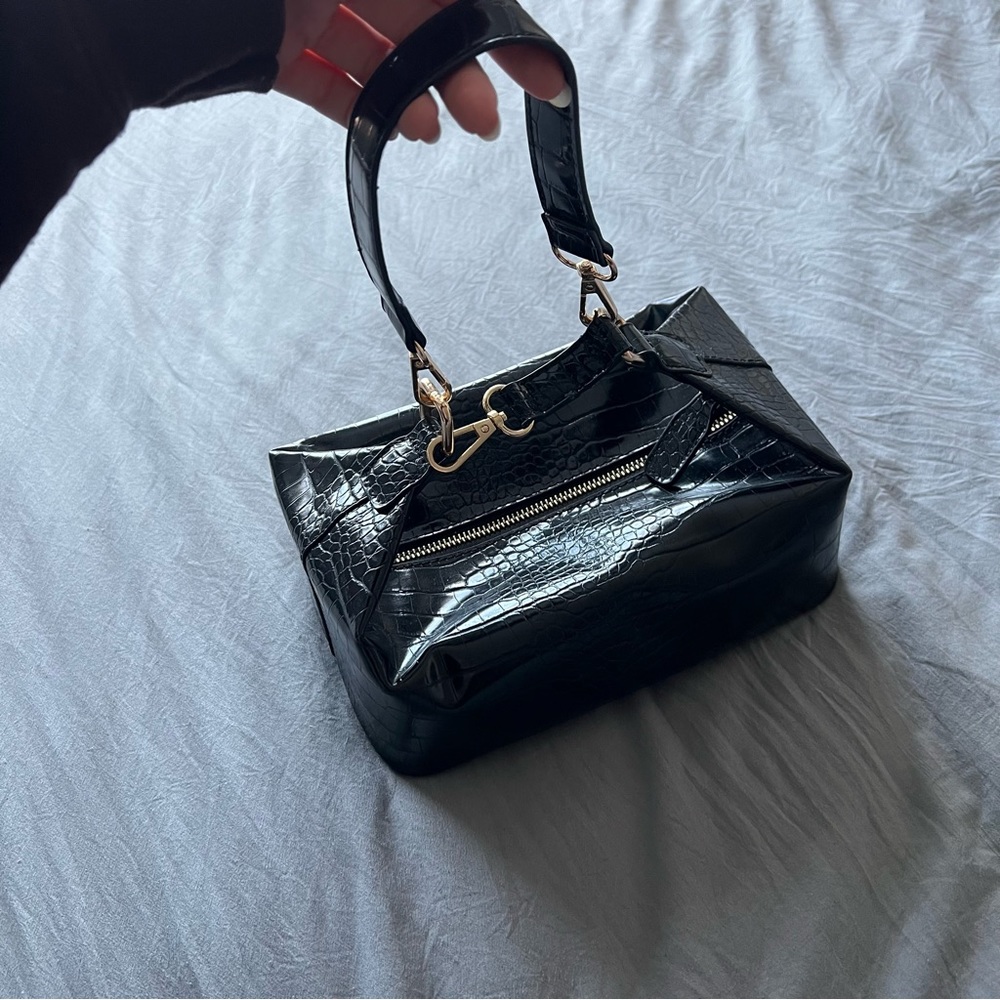 Small black purse - lunchbox style